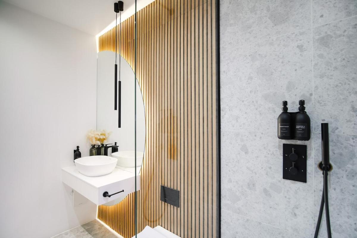 Japandi By The Heim Residences Манчестер Экстерьер фото